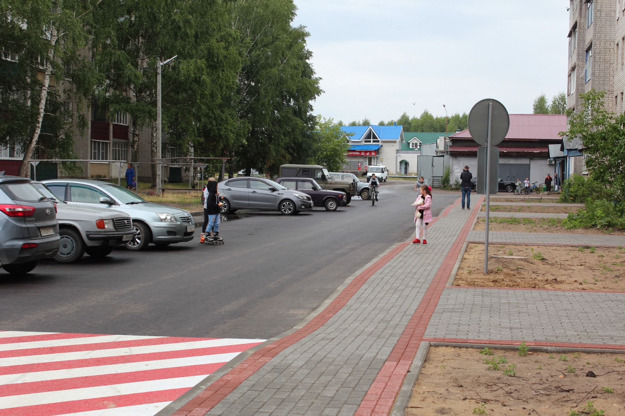 Двор на Дружбе открылся после благоустройства